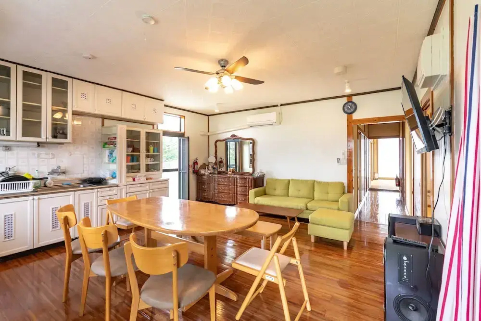 Green Beach le Island