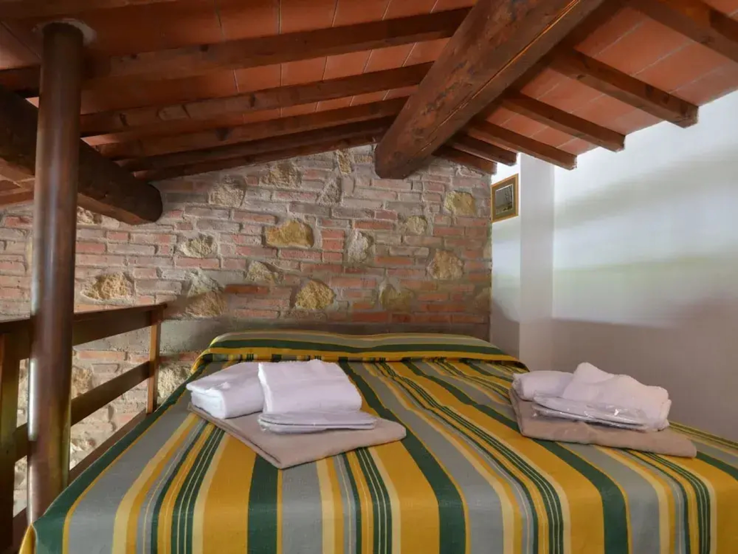 Montaione Oasis: Shared Villa