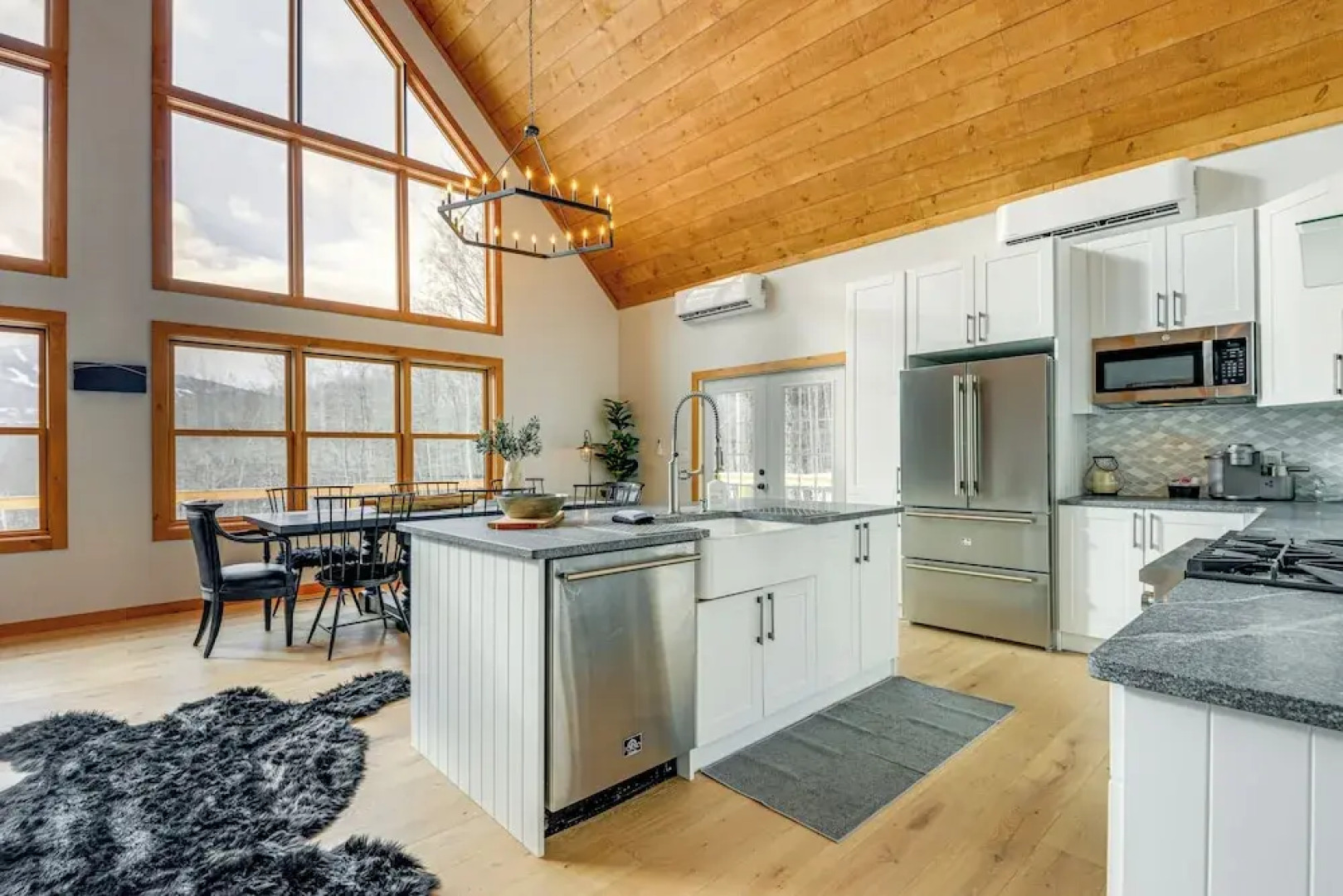 Stratton Mtn Ski Chalet w/ Giant Views in Winhall