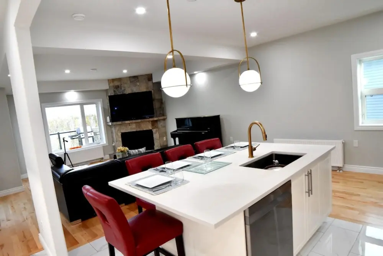 Aurora Deluxe Vacation Guest House