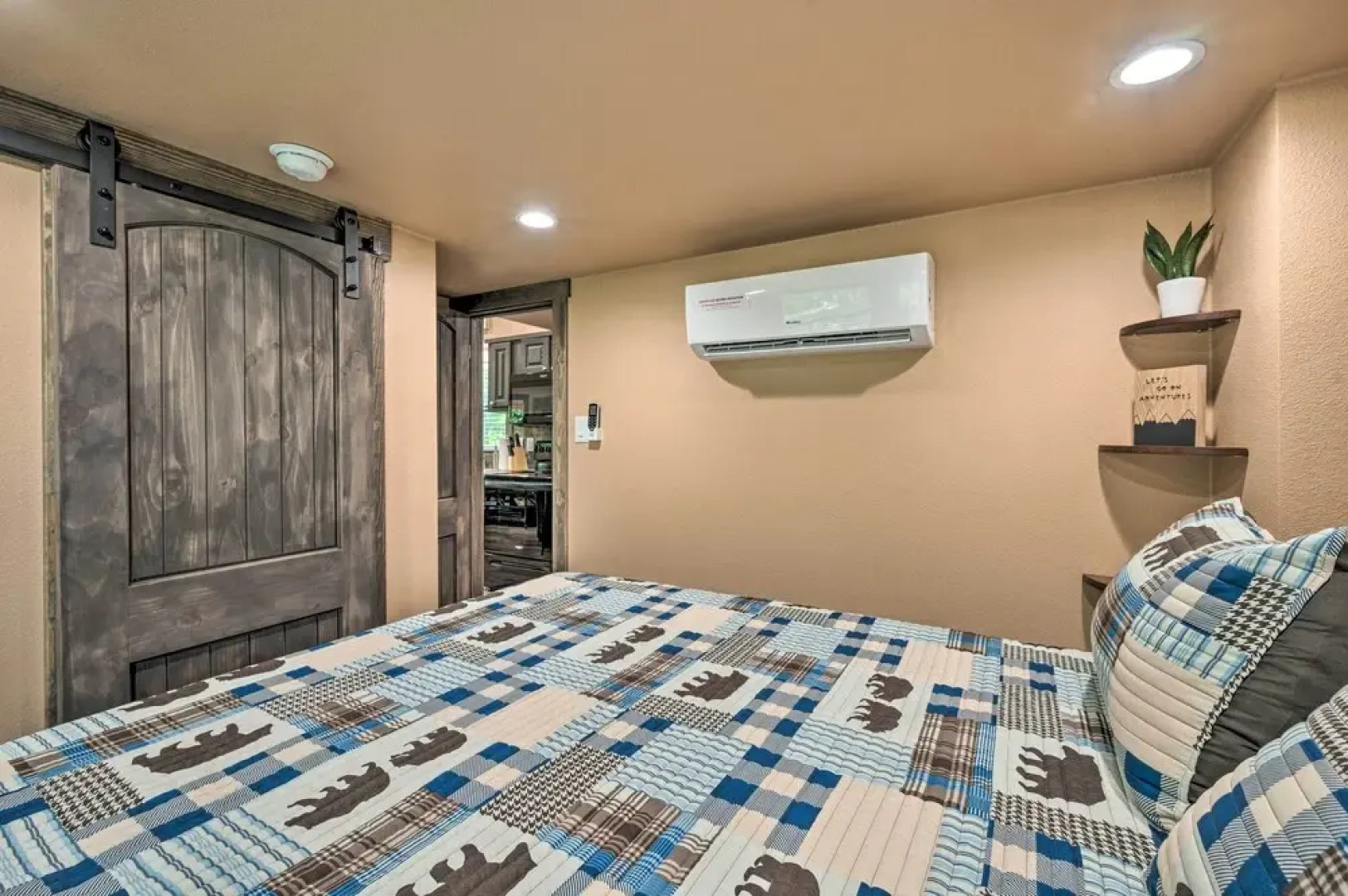 Broken Bow Tiny Home w/ Fire Pit: 4 Miles to Lake!