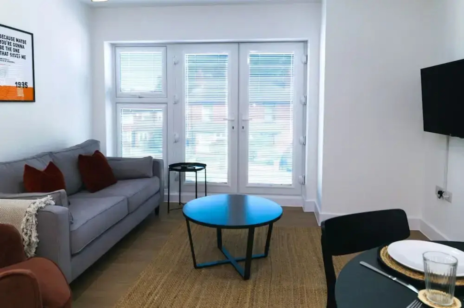 Luxury Manchester Apartment - Orange