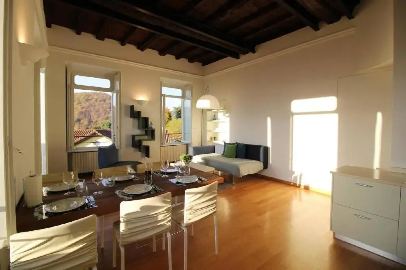 Bellavista Prestigious Apartment With Lake View