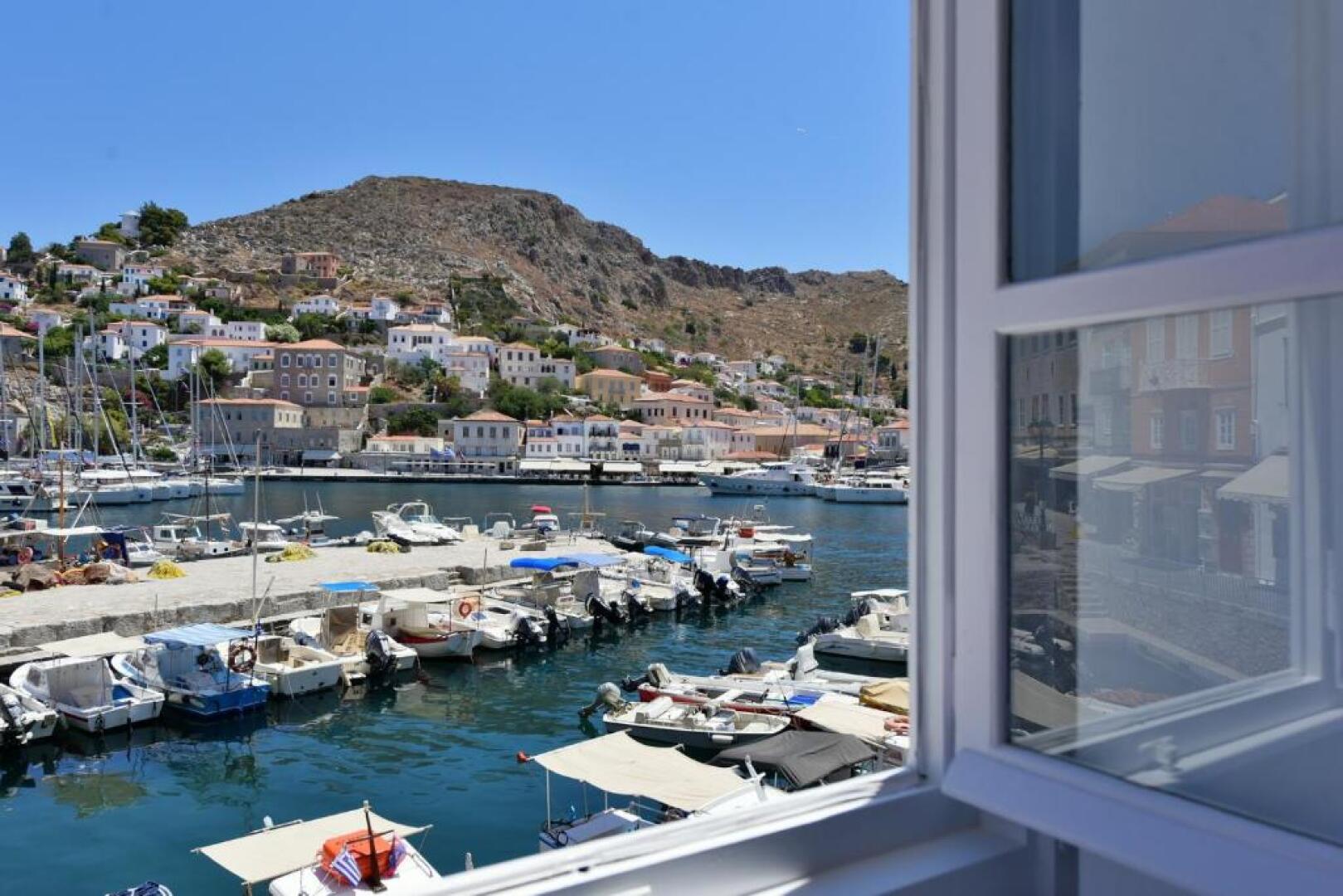 Hydra Hospitality Port Apartment