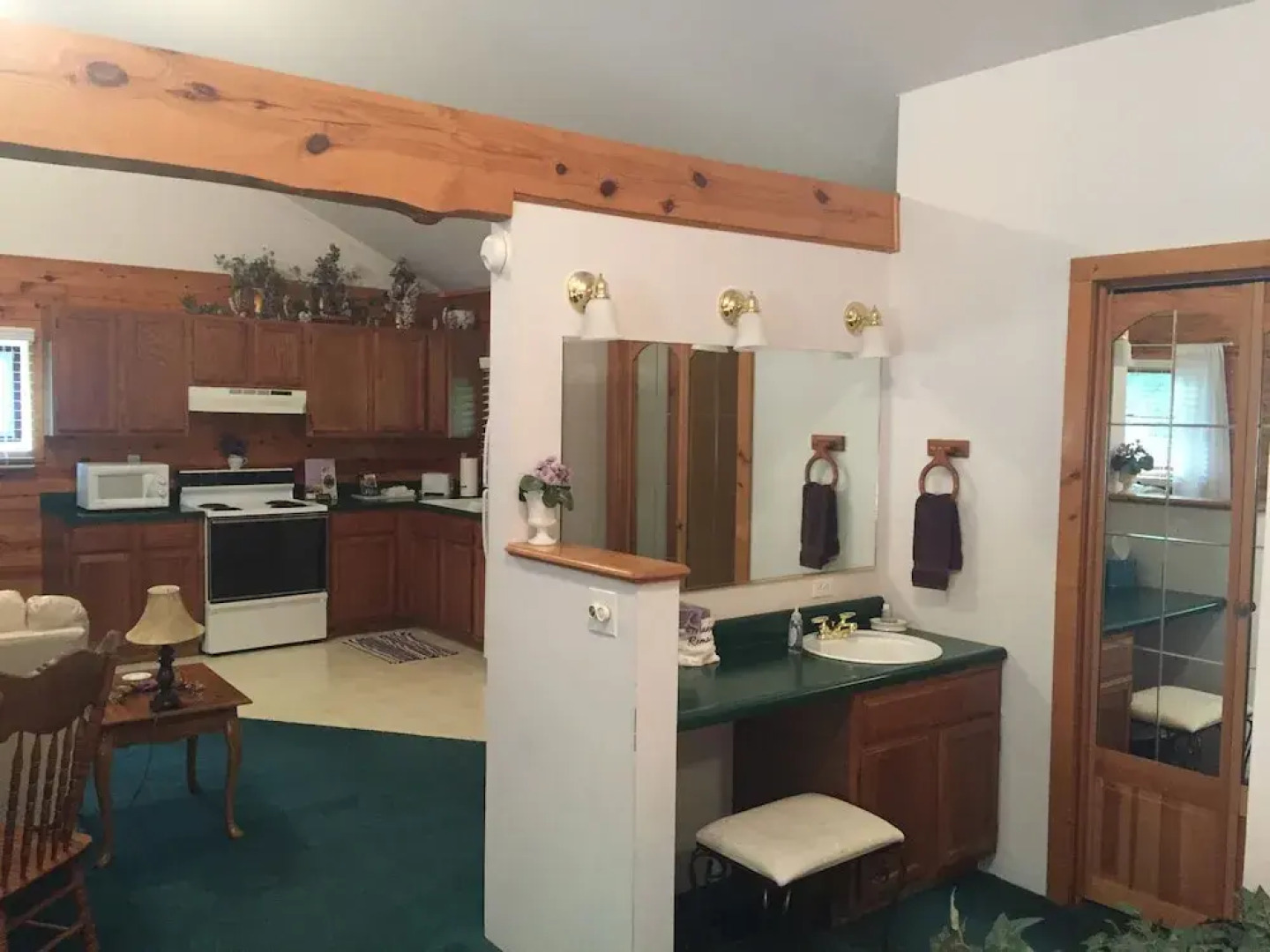 Wisteria Lane Lodging