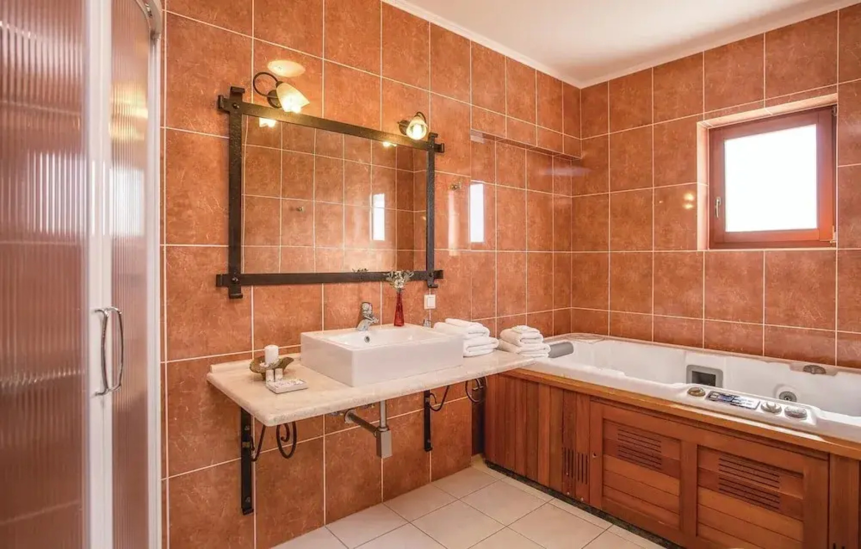 Stunning Home in Houdetsi,heraklio With 6 Bedrooms, Internet and Outdoor Swimming Pool