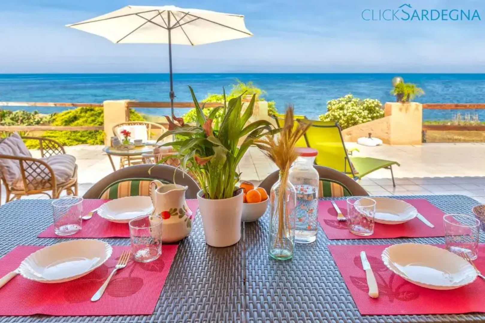 Villa sulla riva della marina di Sorso 3 camere veranda sul mare giardino