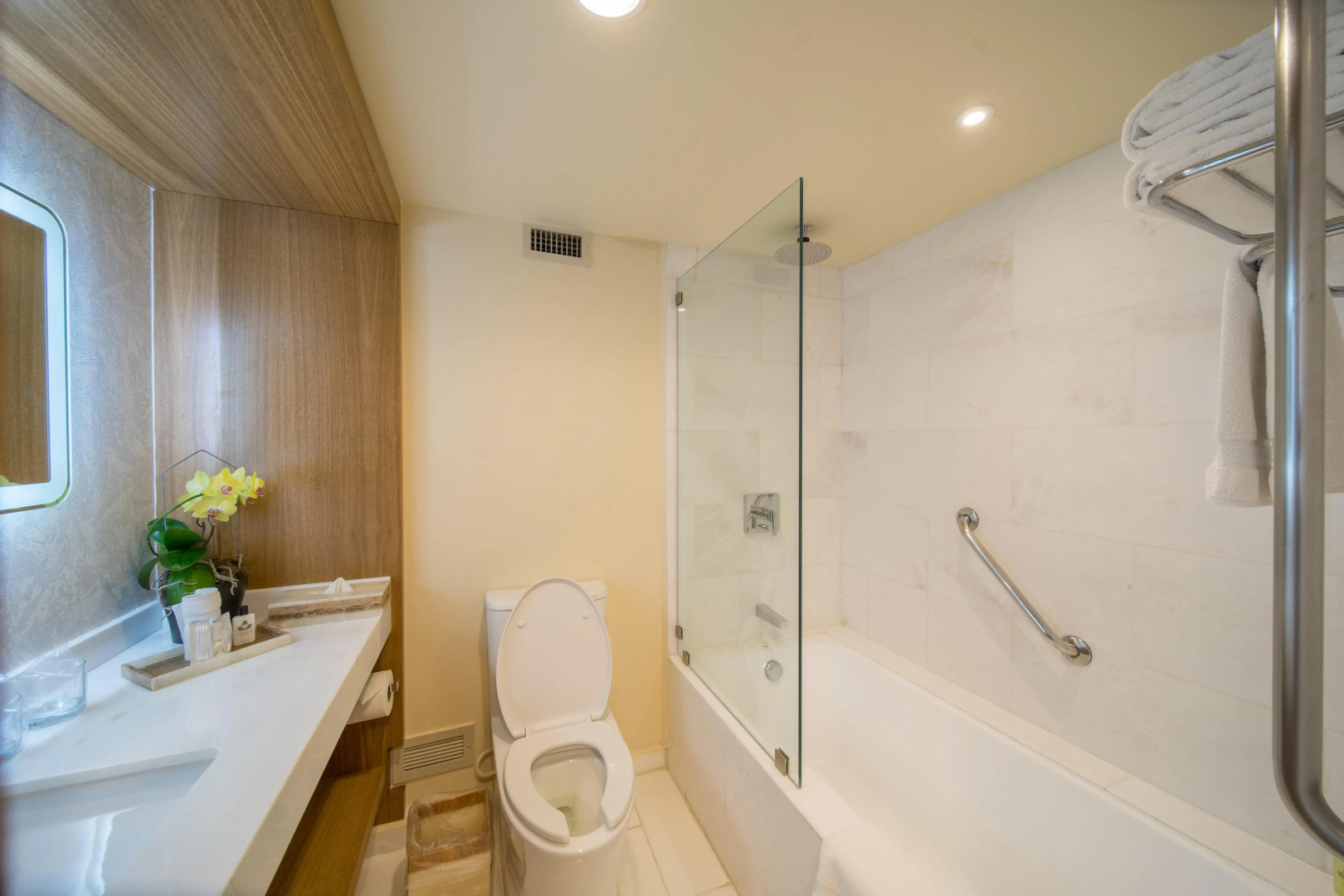 Real InterContinental San Salvador at Metrocentro Mall by IHG