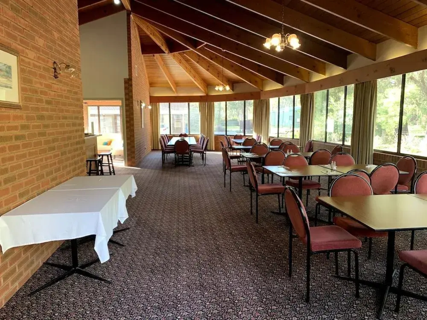 Kingswood Motel & Apartments