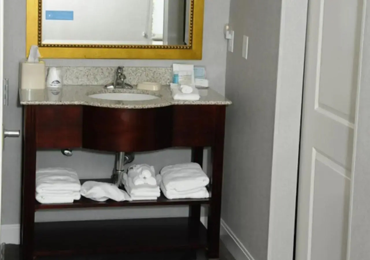 Hampton Inn & Suites Redding