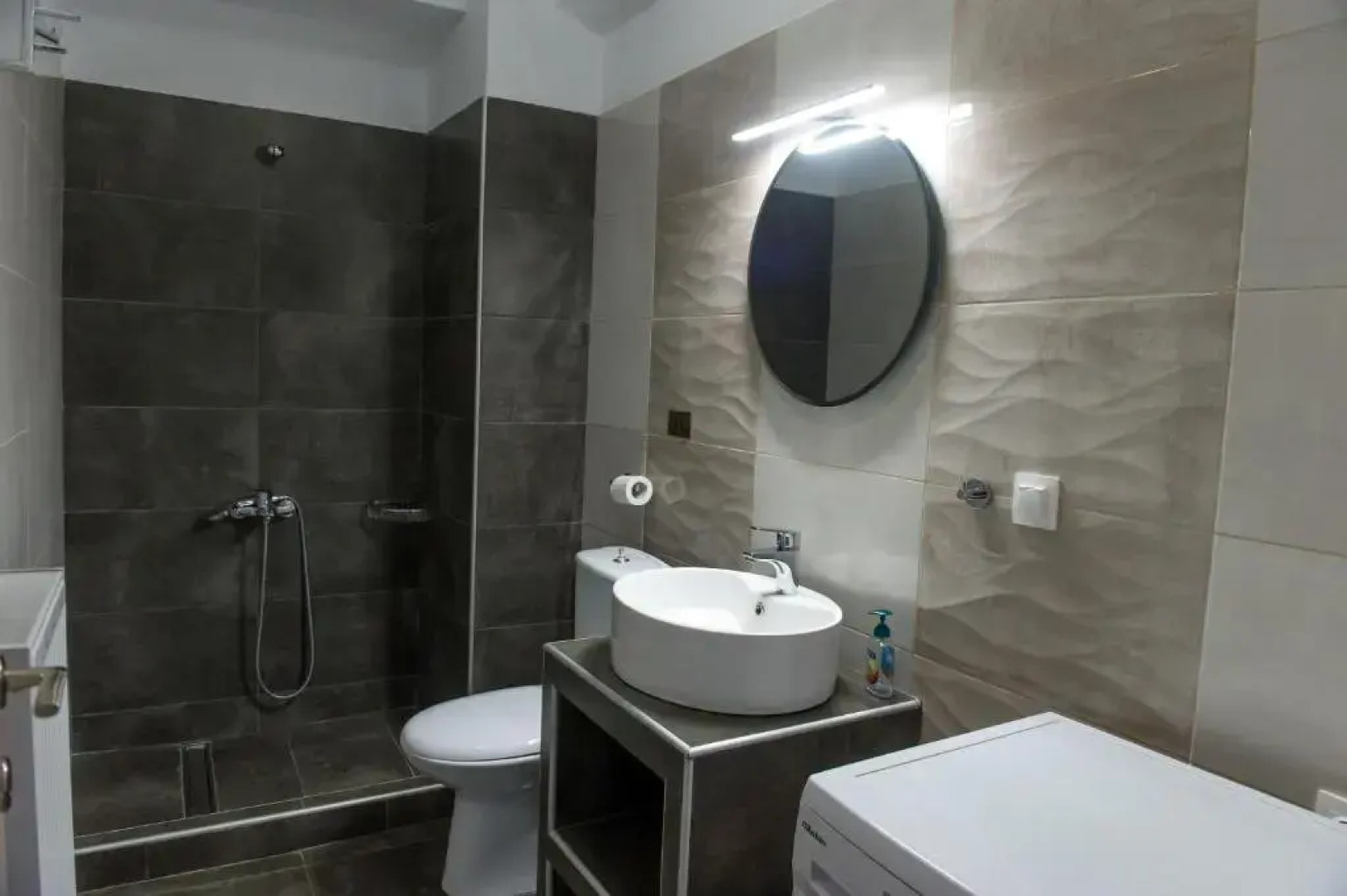 To petrino holidays house