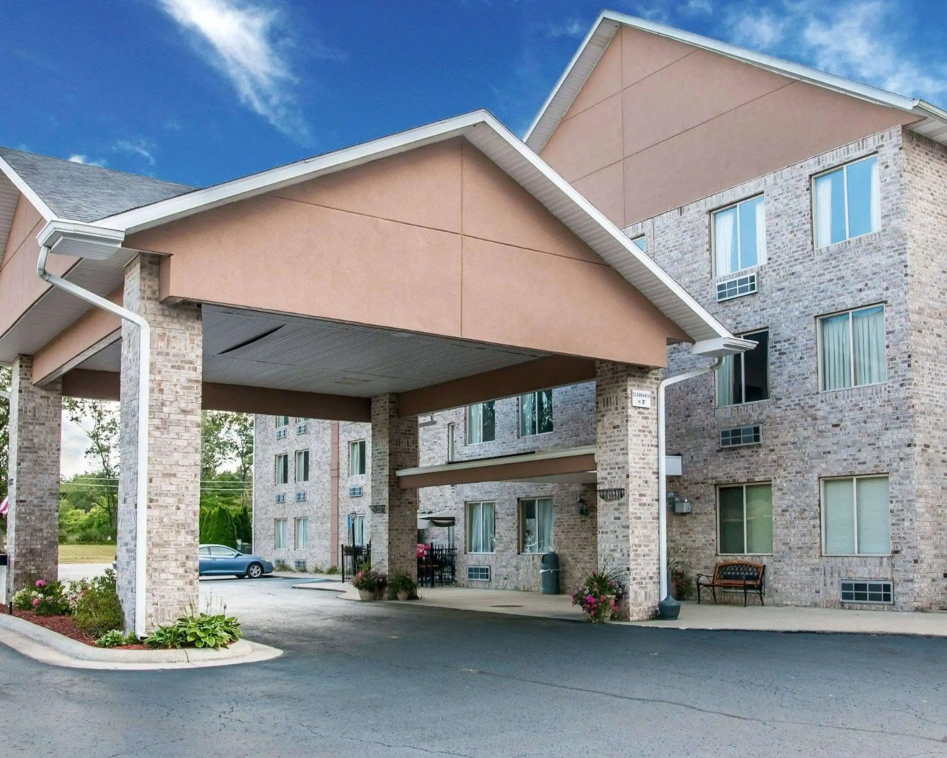 Comfort Inn Whitehall near Michigan's Adventure