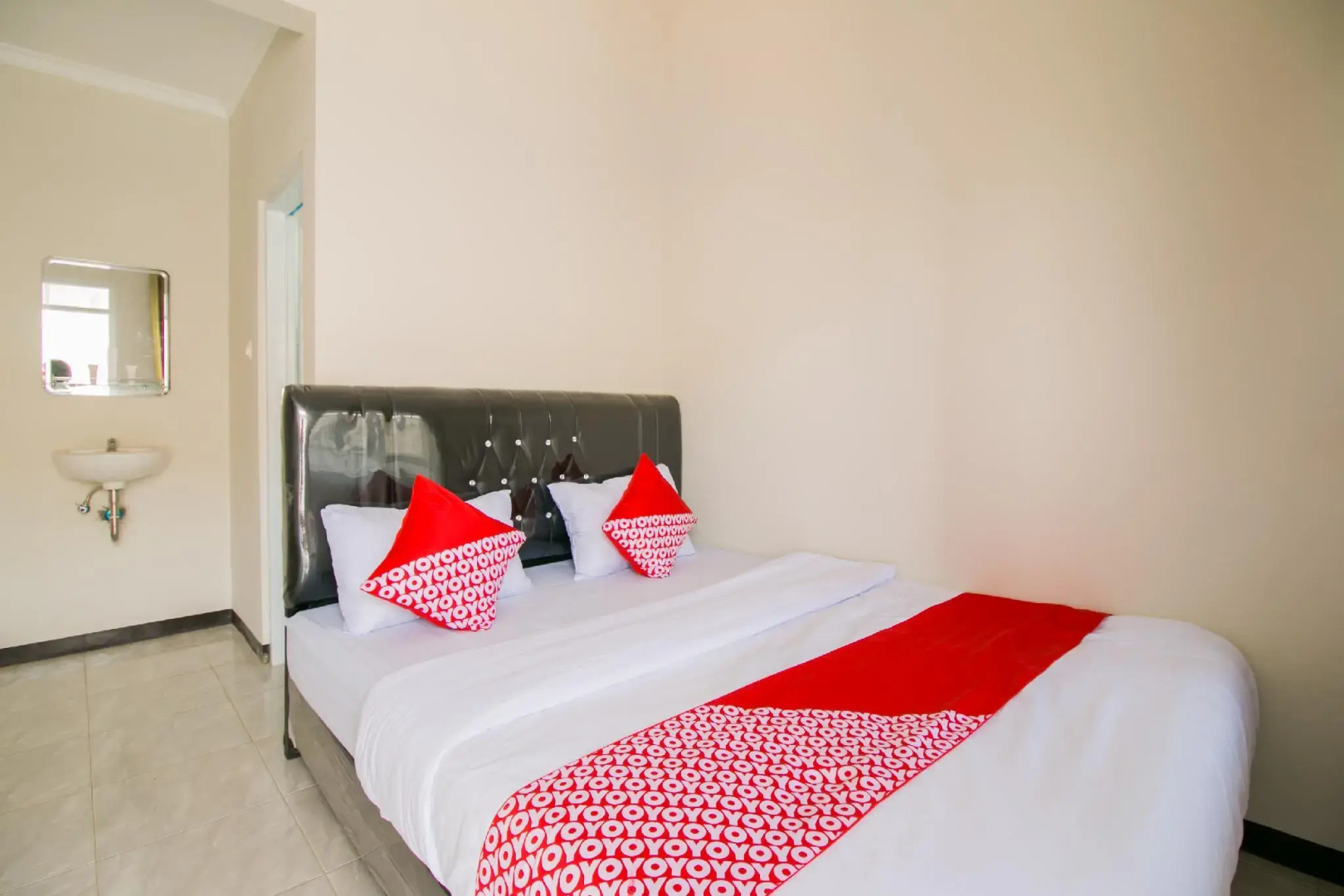 Hotel O Fakhira Residence