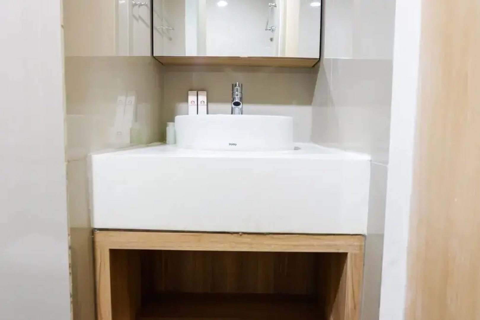 Cozy Studio Tree Park Apartment near ICE BSD