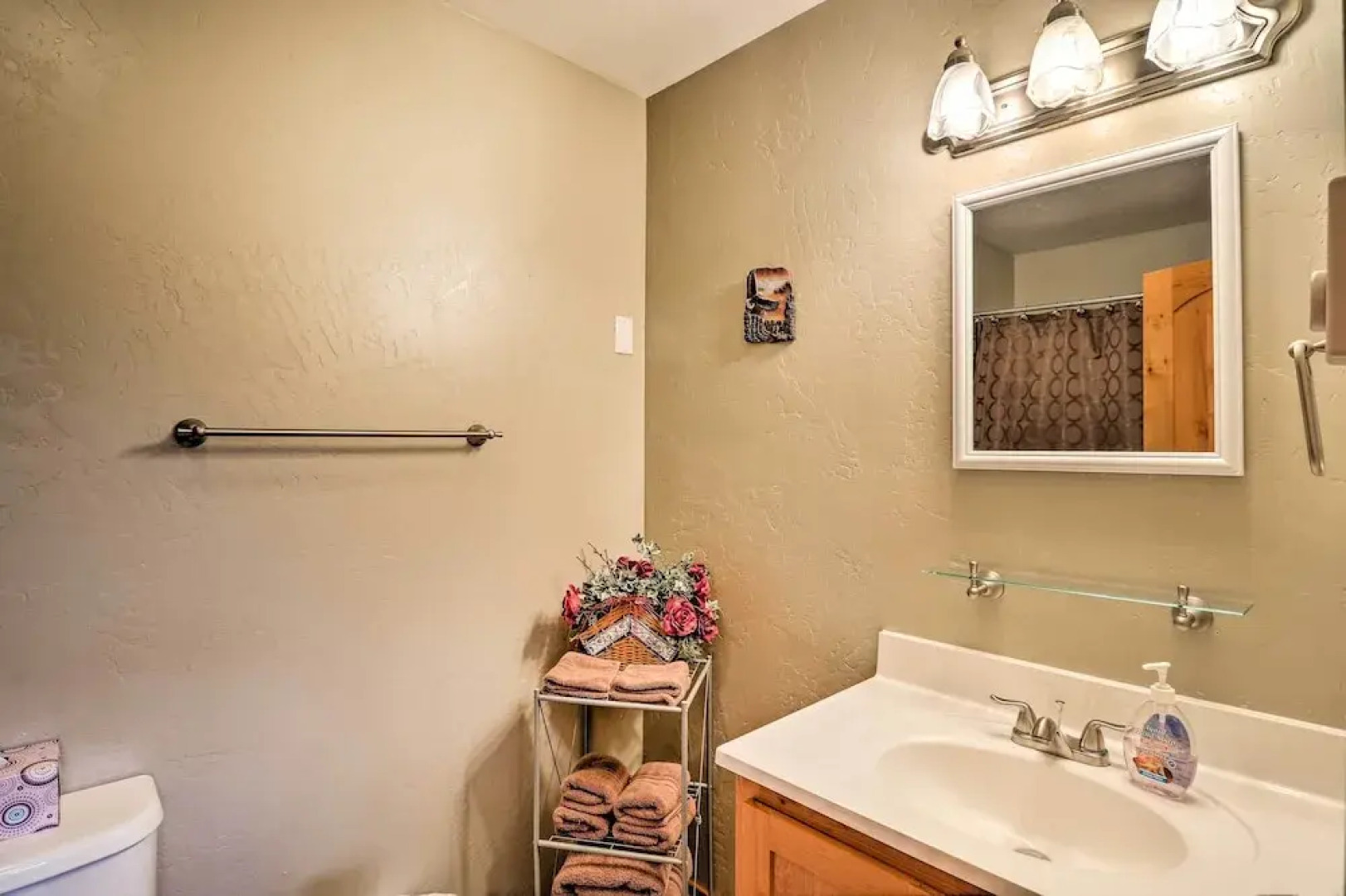 Hungry Horse Cabin: 11 Mi to Glacier National Park