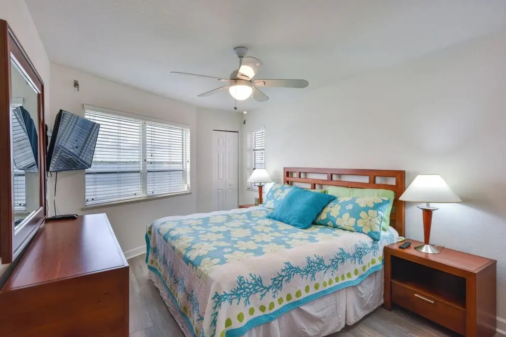 Waterfront Nettles Island Beach House: Pool Access