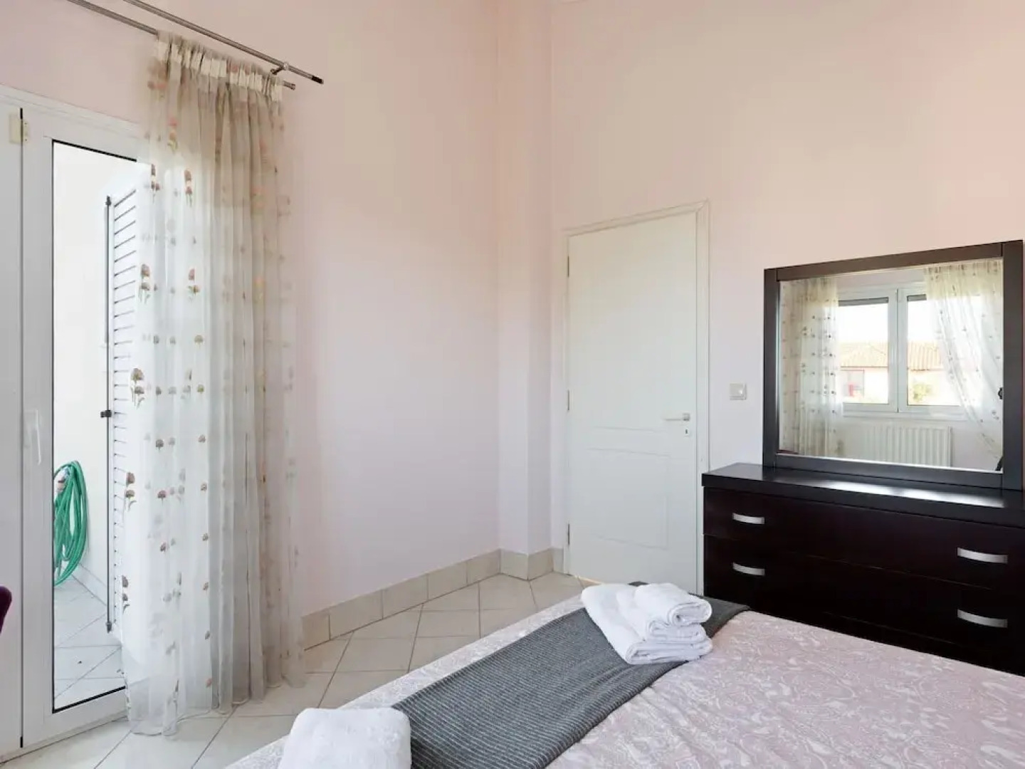 Enchanting Villa in Chalcis with Terrace