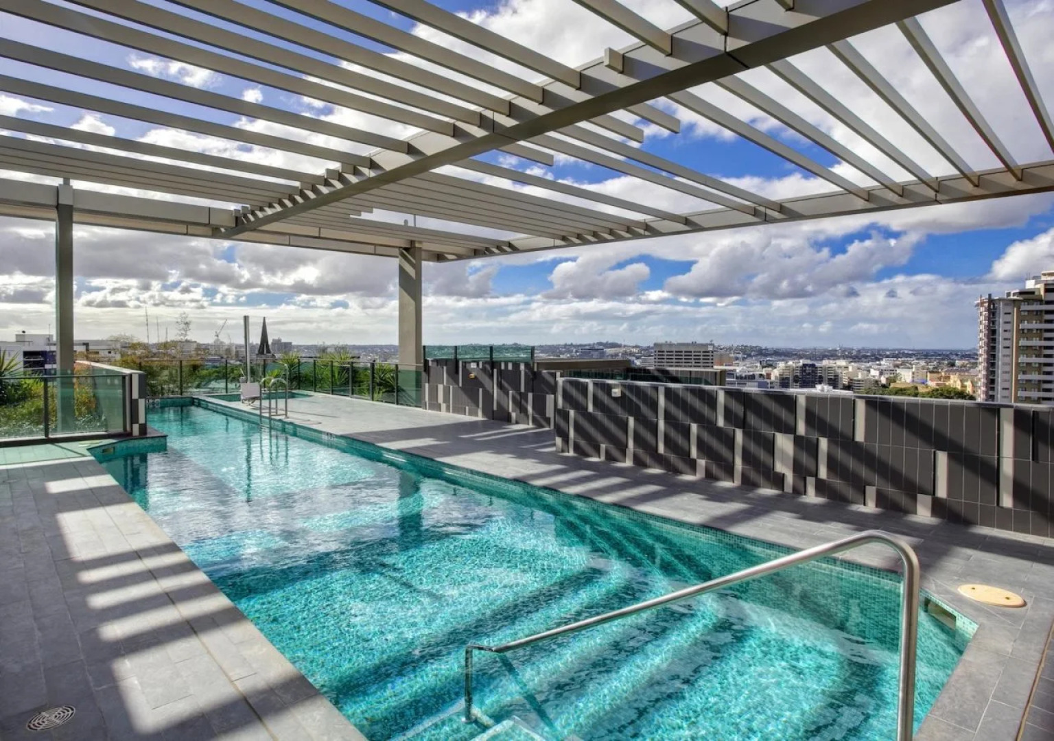 Quattro On Astor Apartments