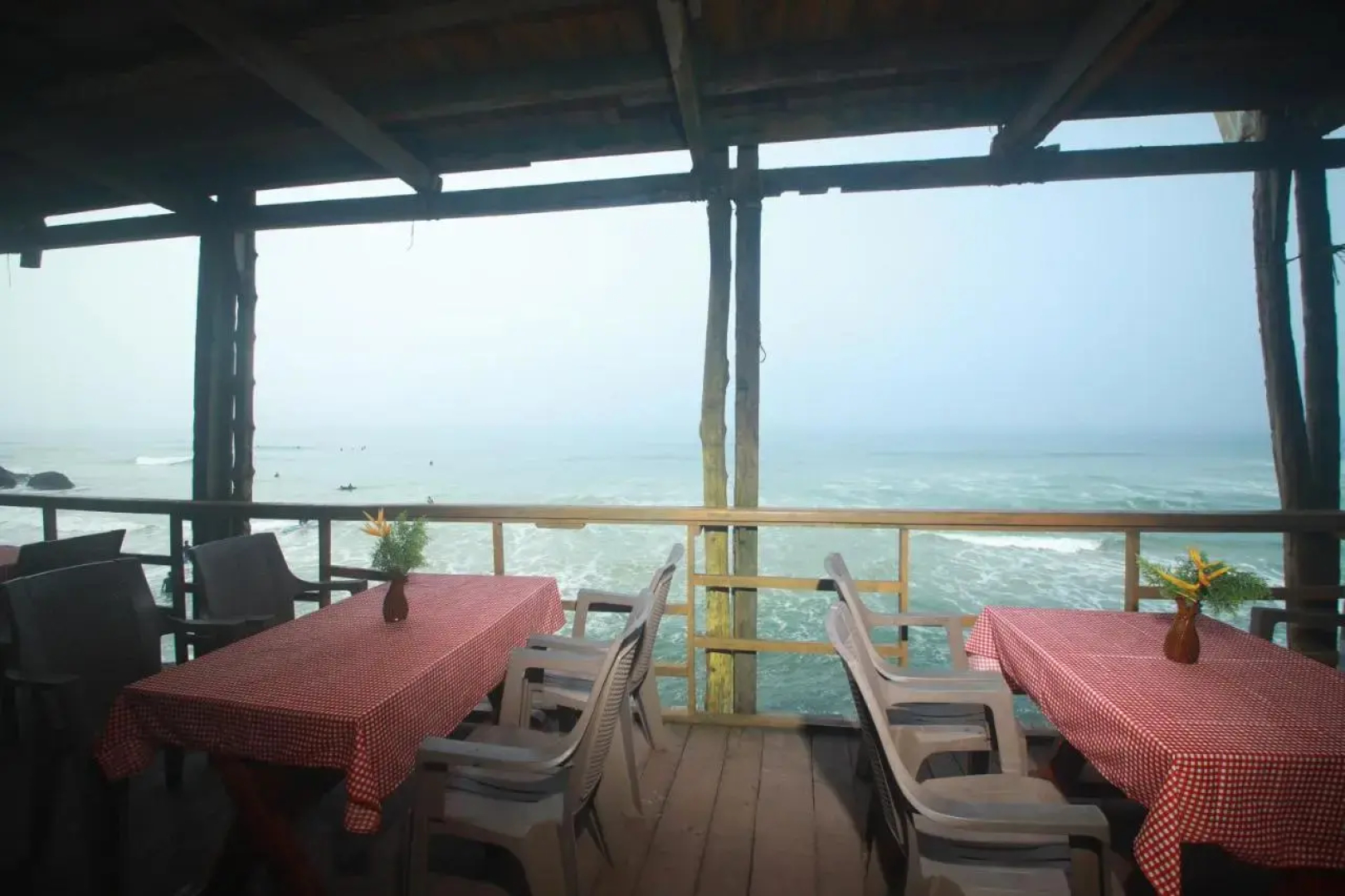 Black Beach Resort