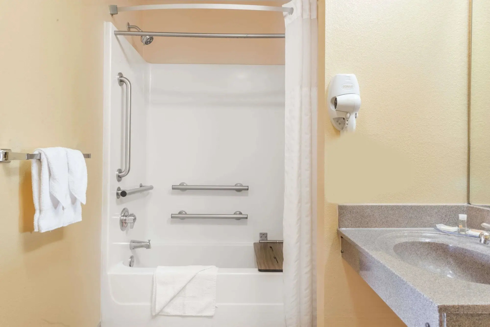 Days Inn by Wyndham Sulphur LA