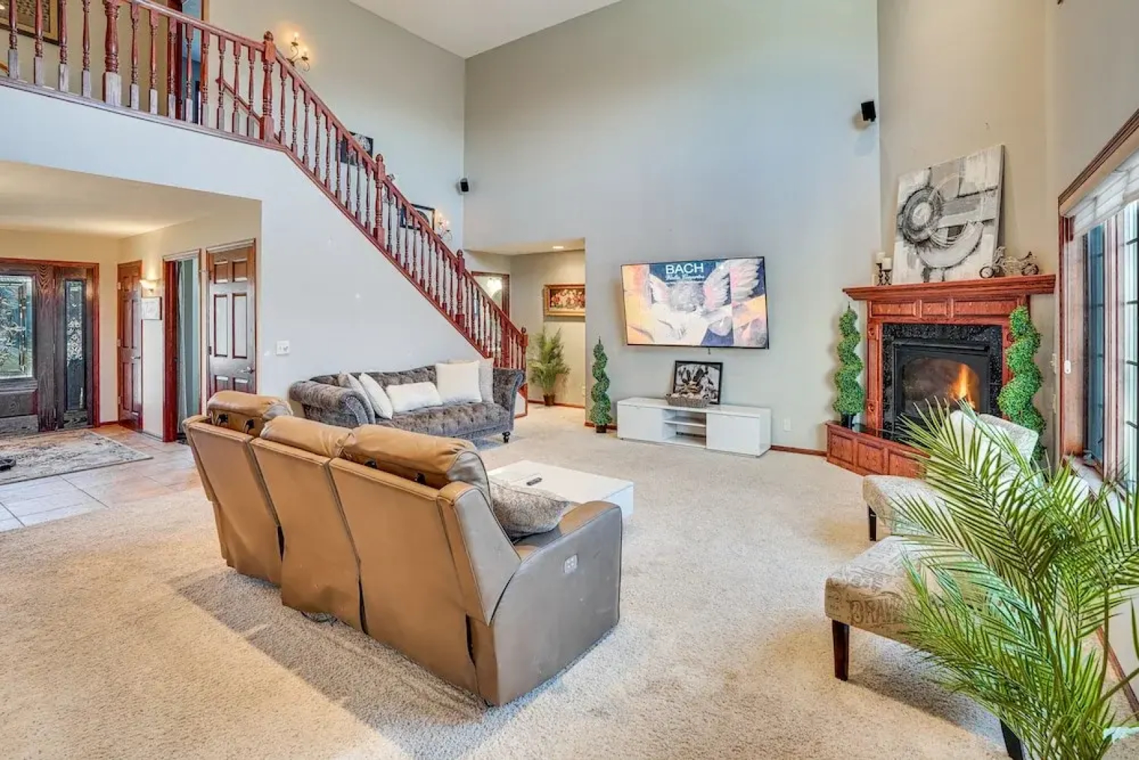 Family Vacation Rental Home ~ 1 Mi to Okabena Lake