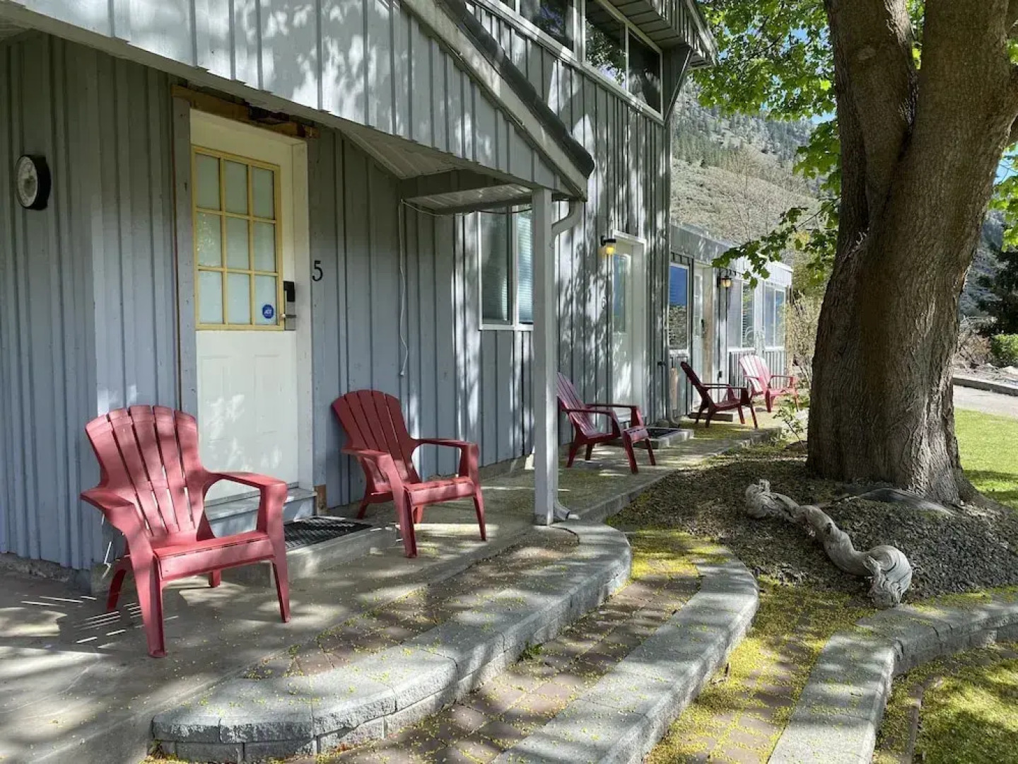 Similkameen Wild Resort & Winery