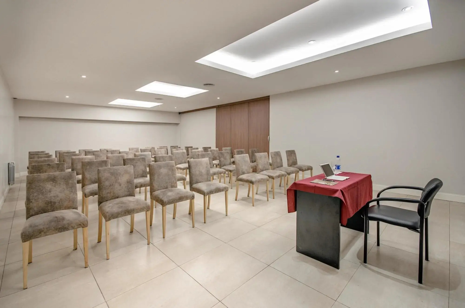 Sennac Hotel