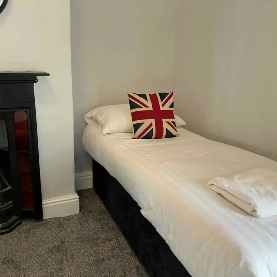 The North Wales Gathering - Hot Tub Sleeps Up 16