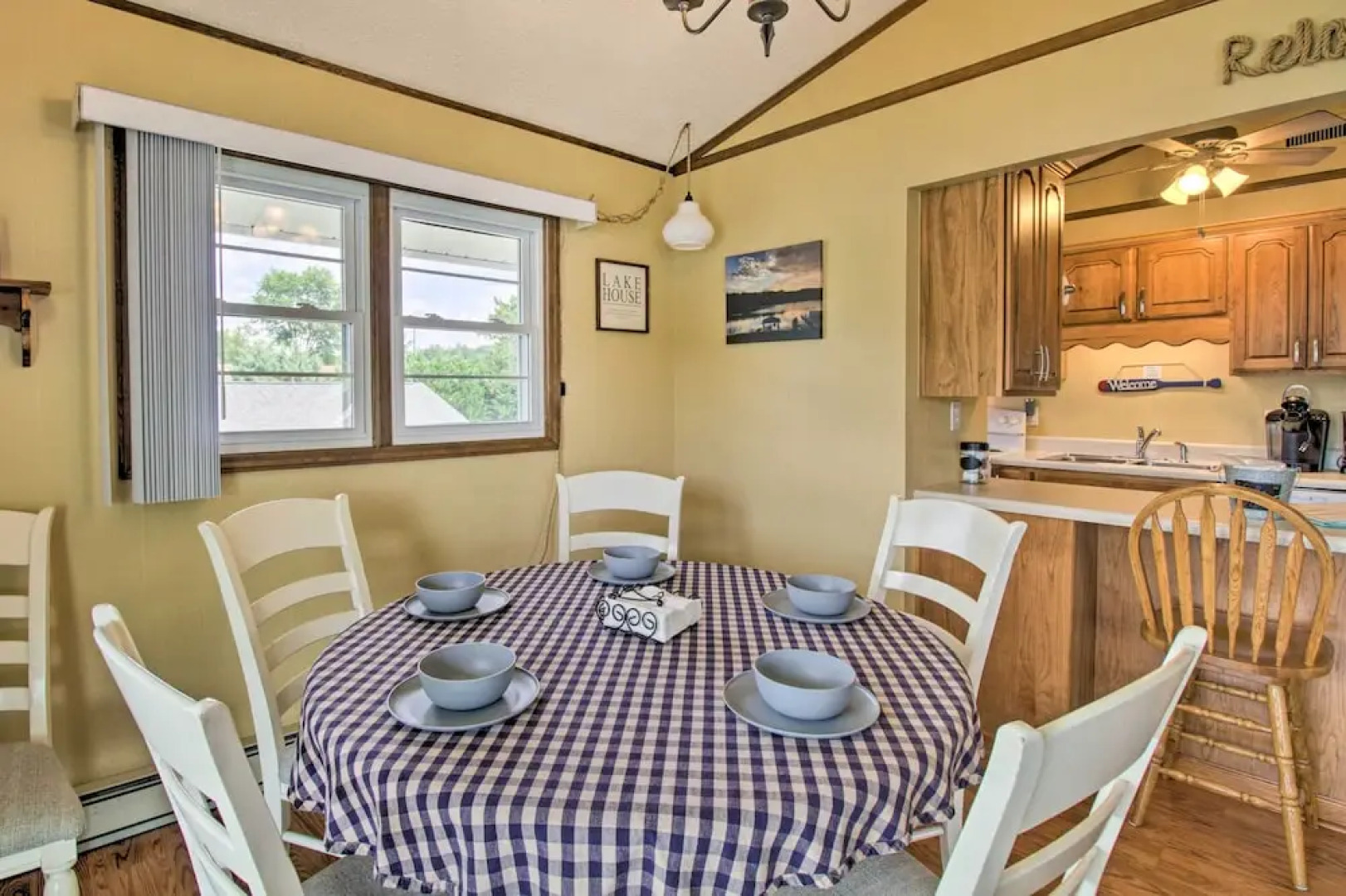 Lakefront Hiwassee Home w/ Private Dock & Deck!