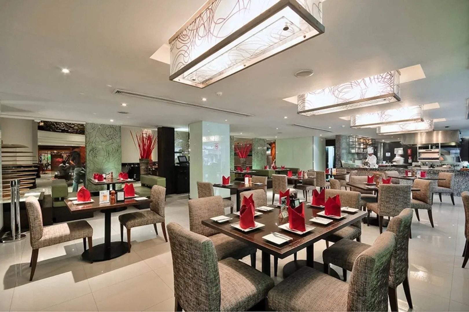 Narai Hotel (SHA Extra Plus)