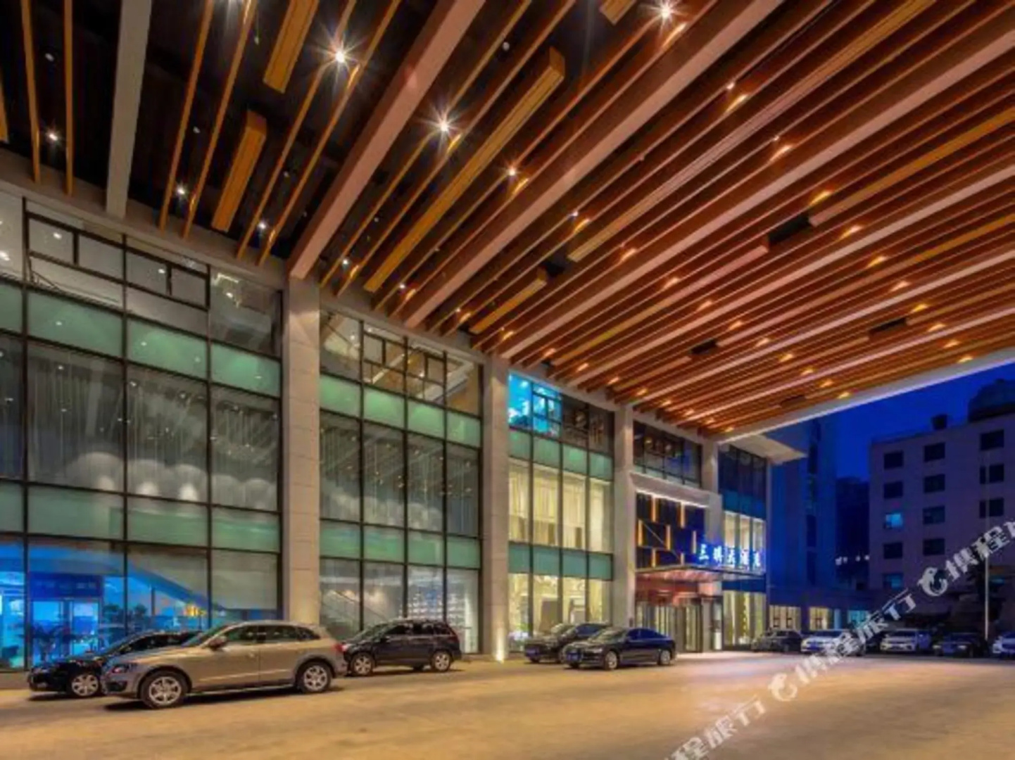 Yicheng three qi hotel