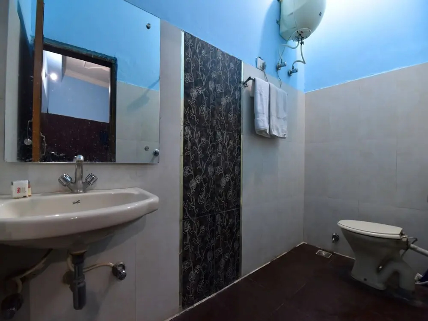 OYO 28146 Hotel Virsa