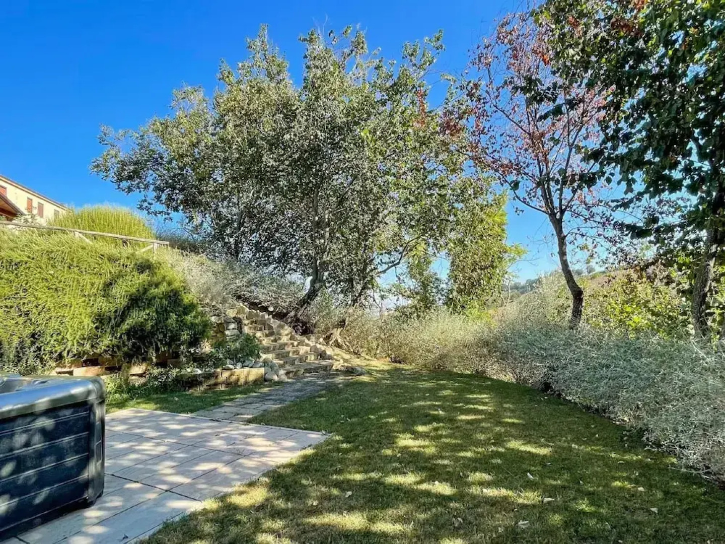 Pleasant Holiday Home With Whirlpool