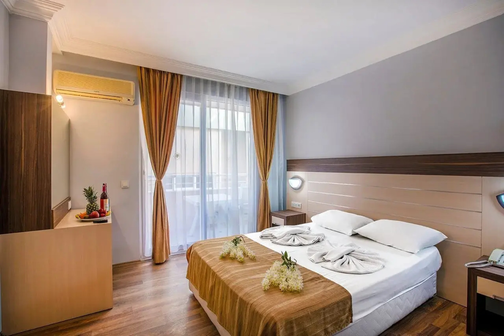 Hawaii Suite Beach Hotel