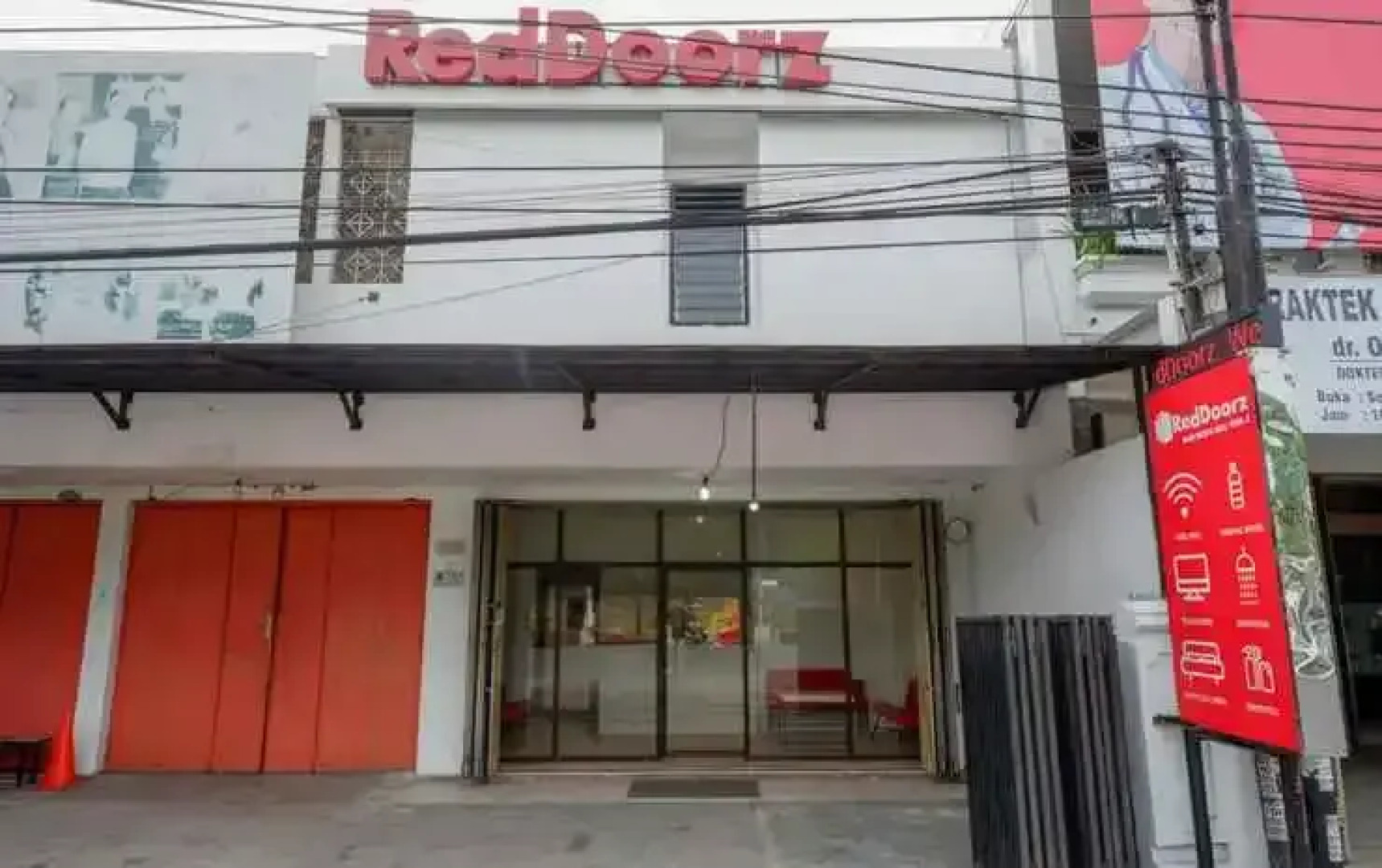 RedDoorz near Pacific Mall Tegal 2