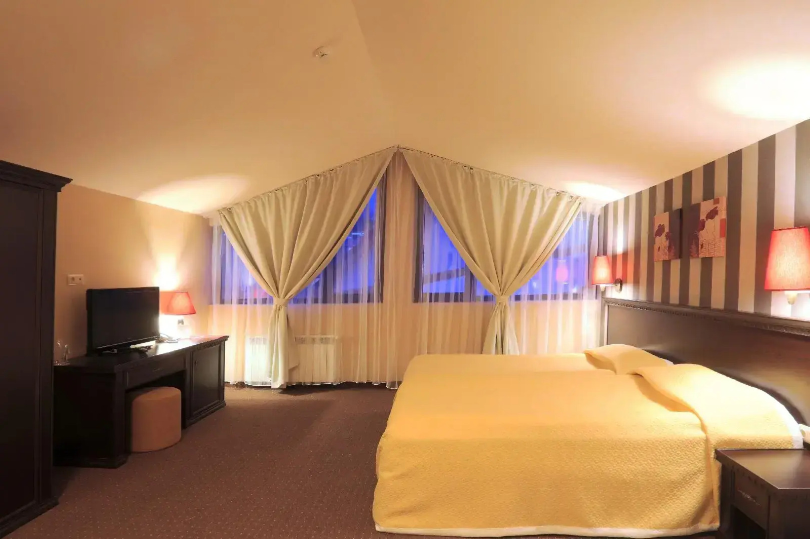 Royal Park Hotel and Apartments