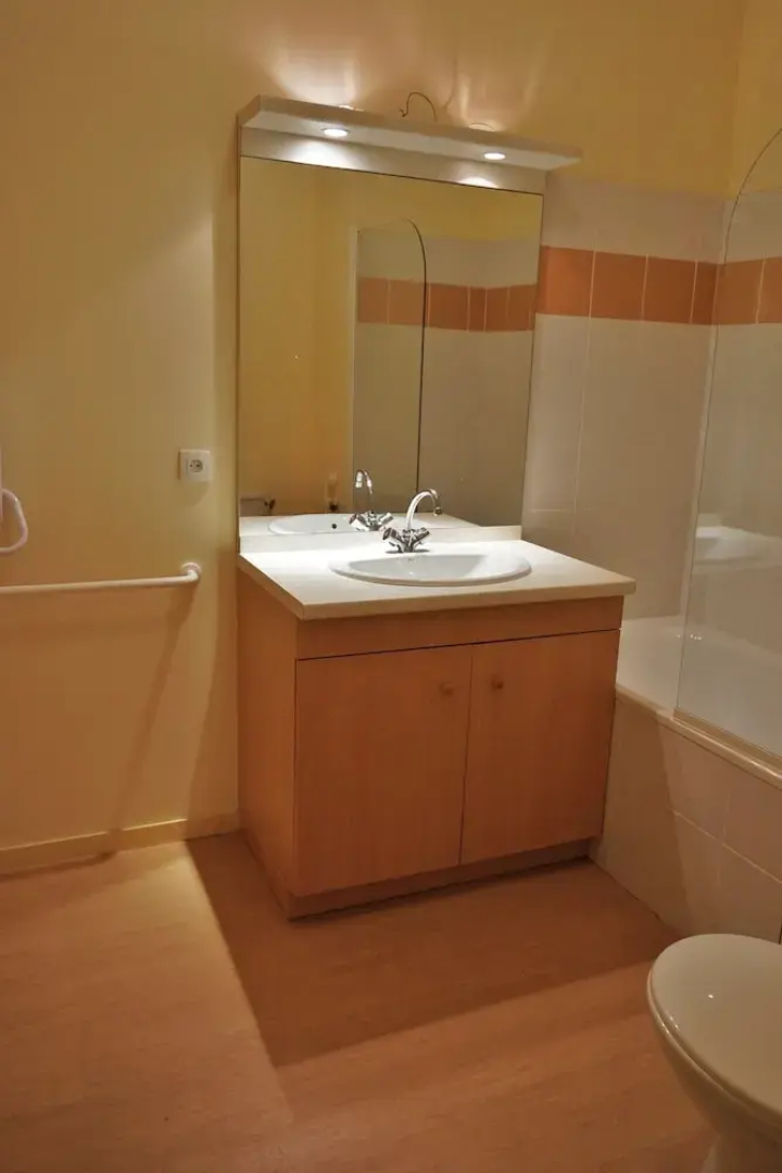 Logement n209 6pers face aux Thermes