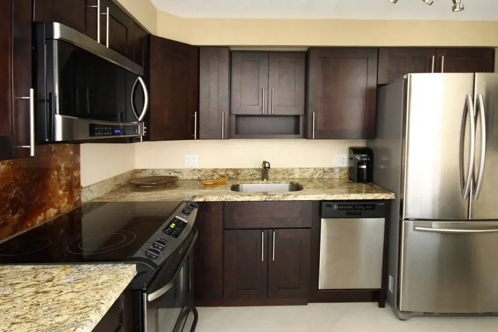 Ocean Manor Beach Hotel