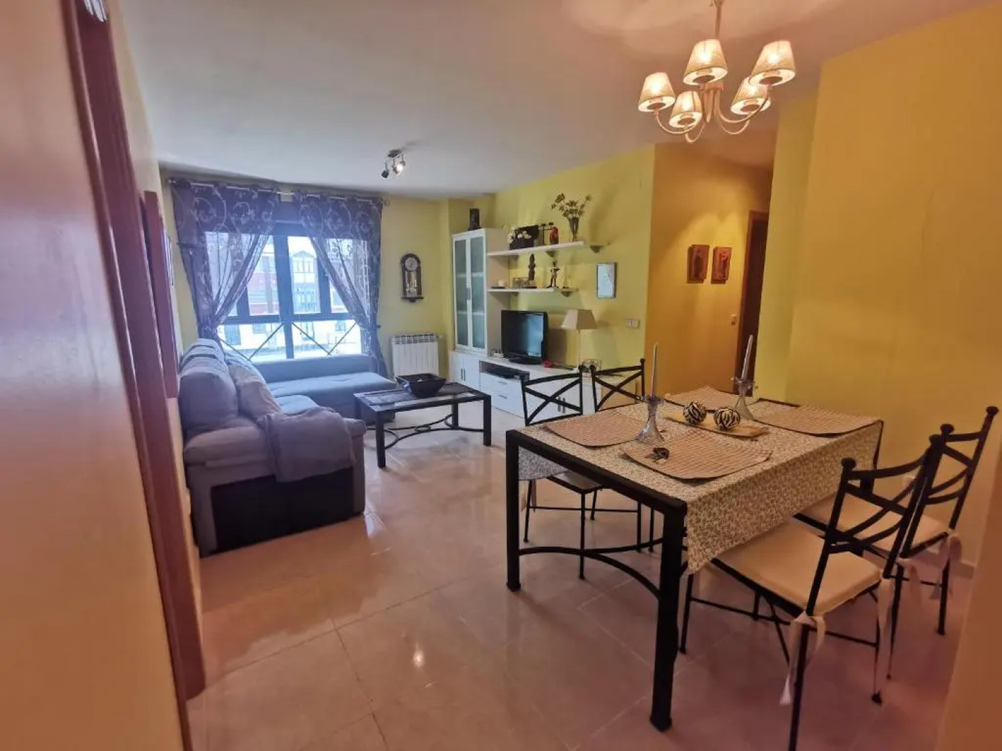 Apartamento de 3 dormitorios con piscina - Riaza Vacacional