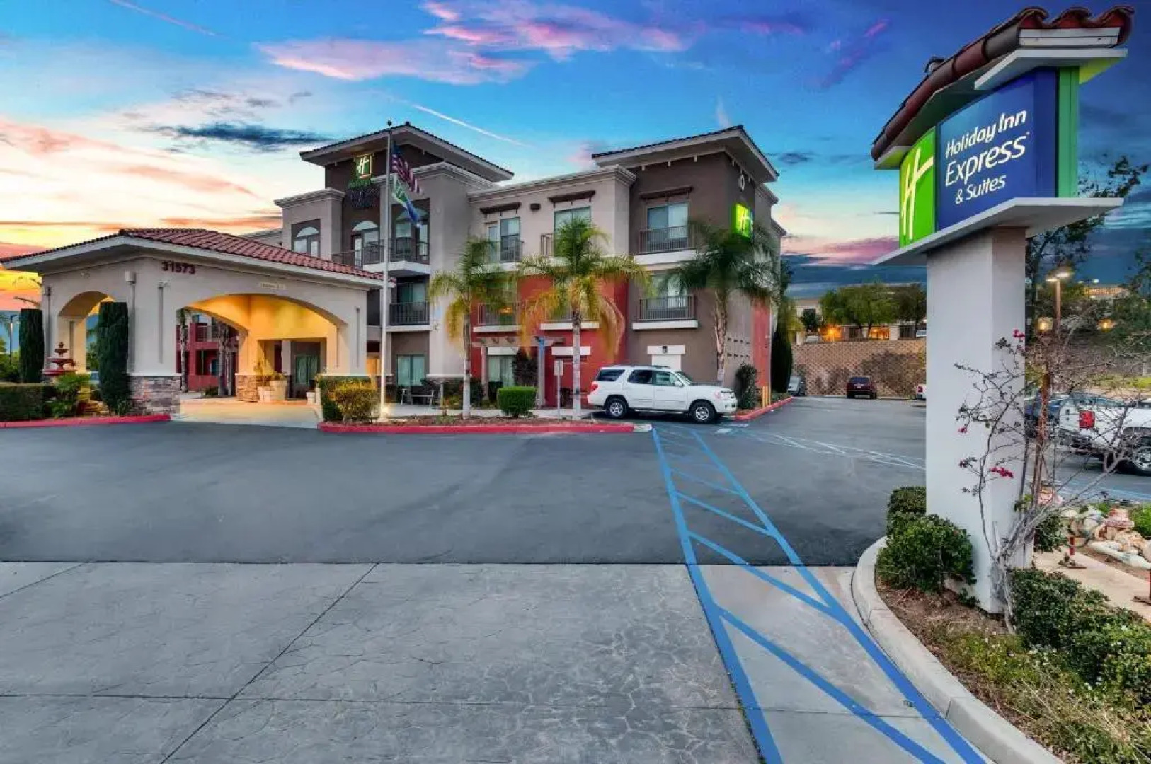 Holiday Inn Express & Suites, Lake Elsinore by IHG