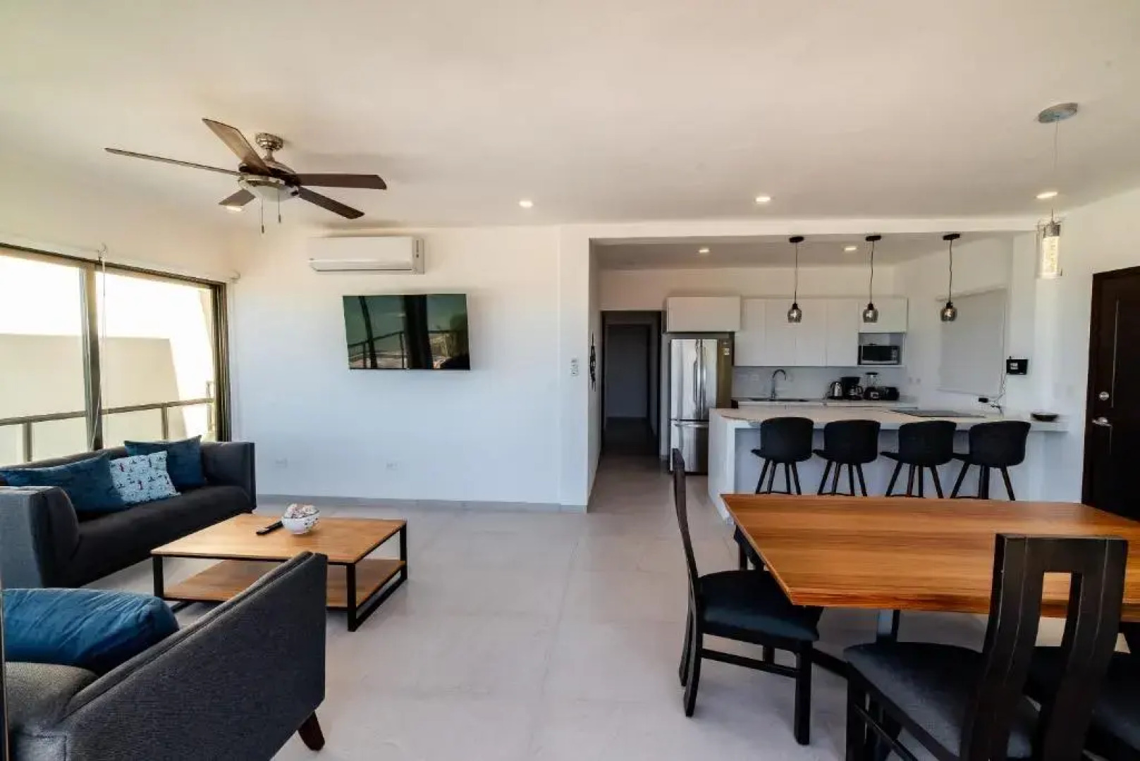 BEACHFRONT 3BR Penthouse, Private Jacuzzi, Private Rooftop, Gym, Kids'Club