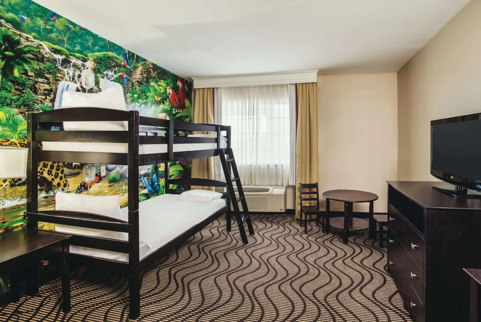 La Quinta Inn & Suites by Wyndham Carlsbad - Legoland Area
