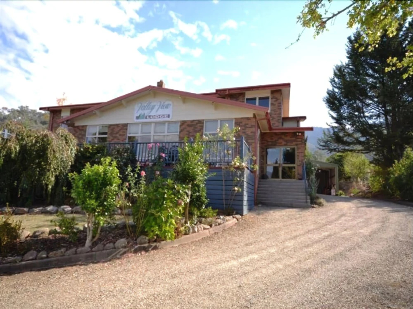 Valley View Lodge