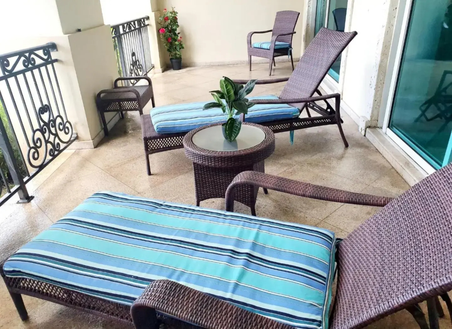 Villa Segovia @ Landmark by the Sea