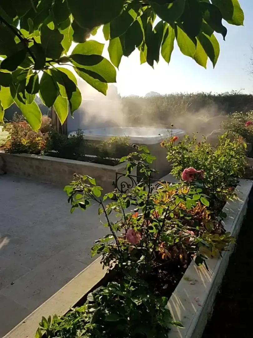 Au Chant Des Oiseaux (Adults Only)