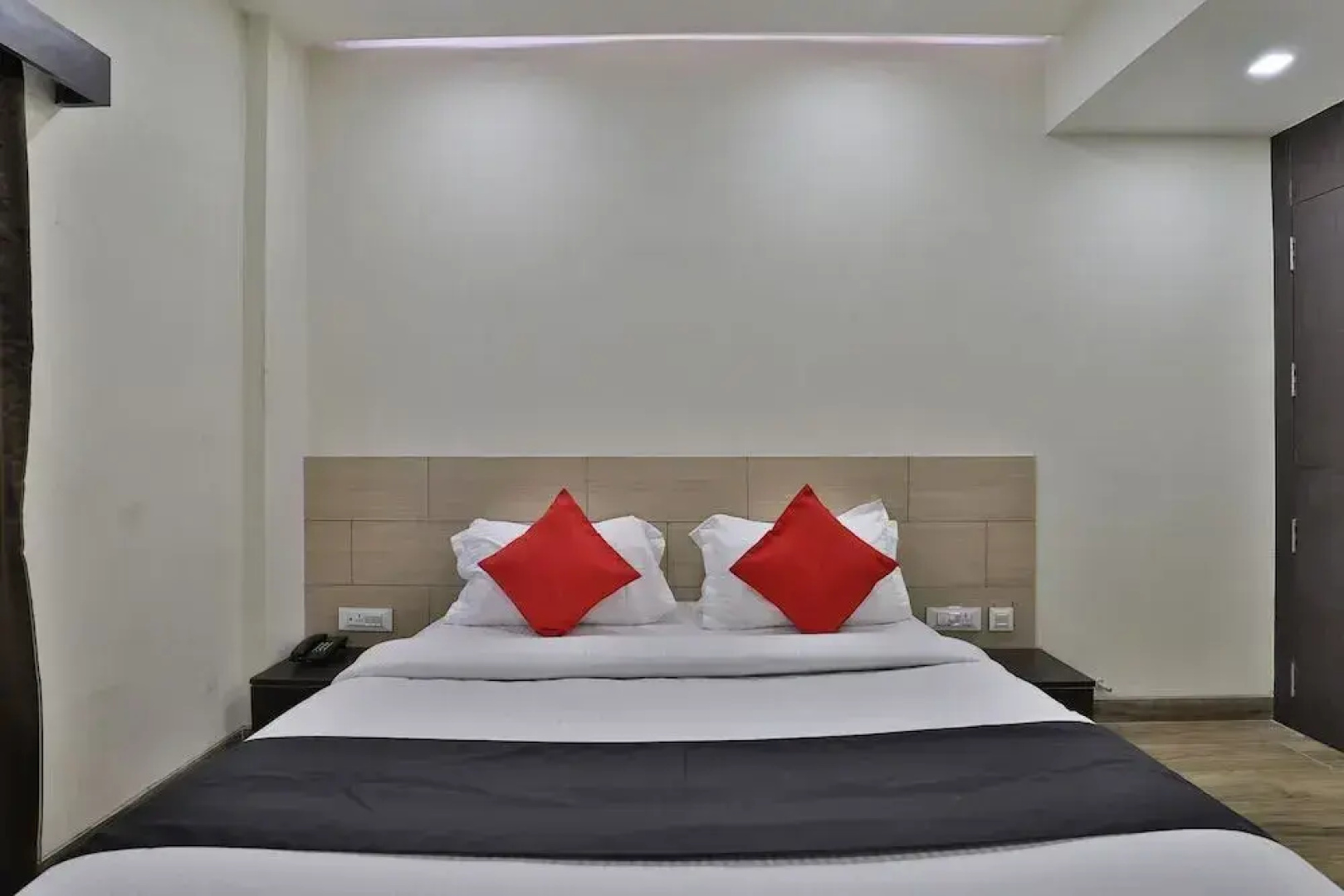 Capital O 41581 Hiriz Hotel