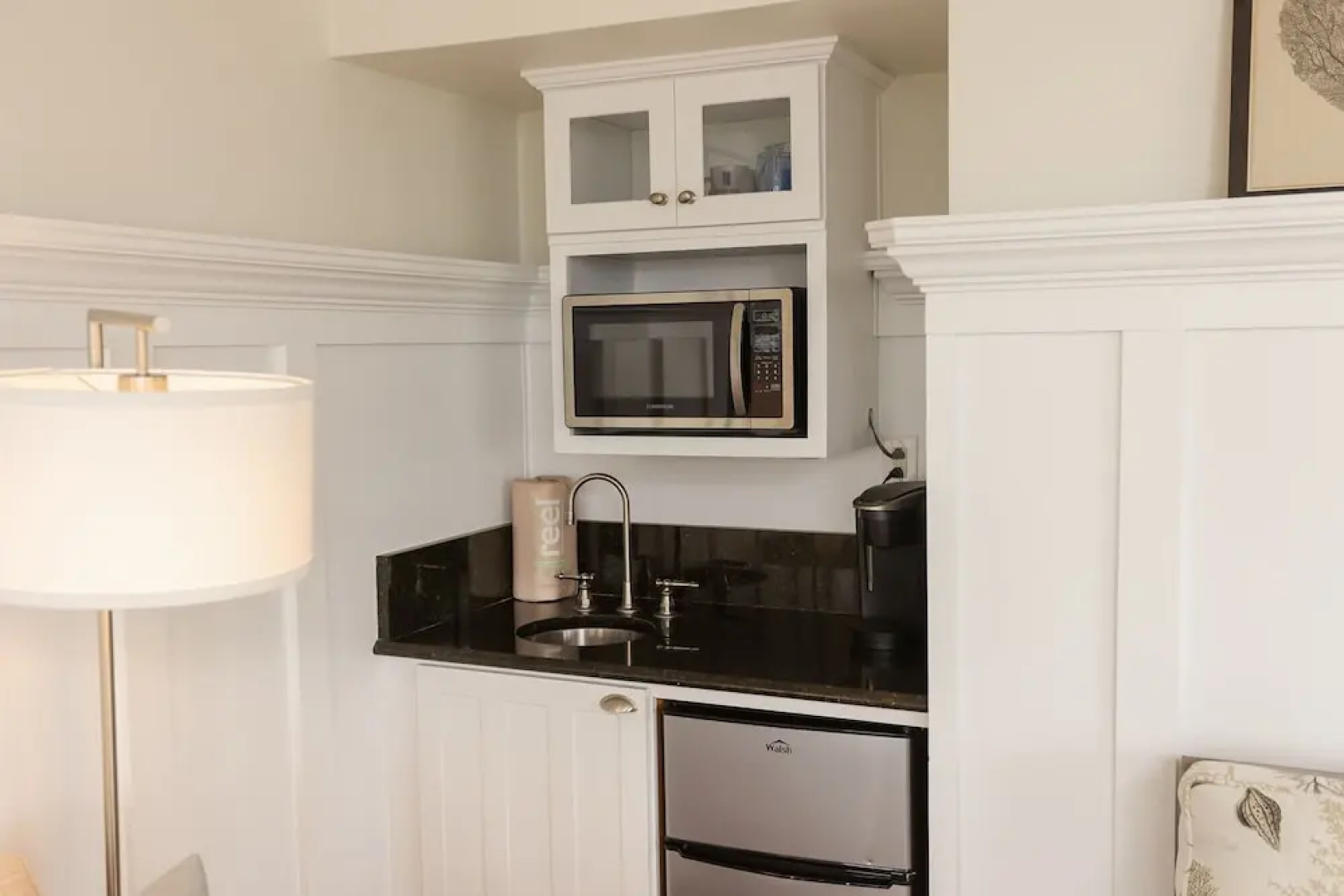 The Burrus House Inn Waterfront Suites