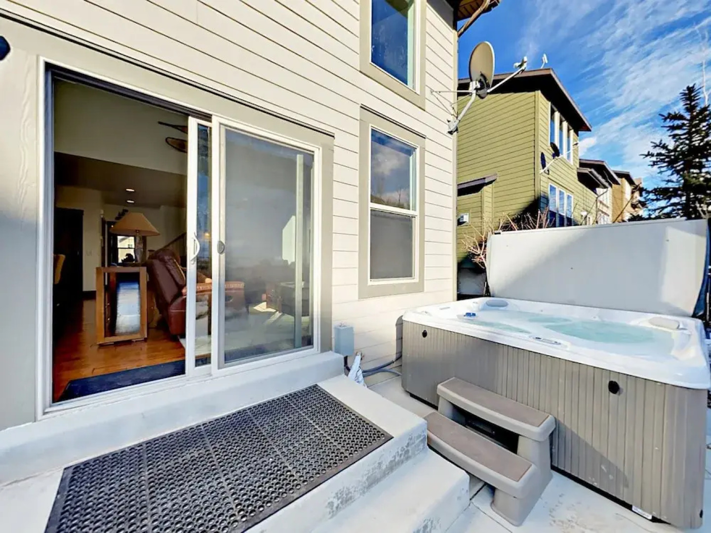 13285 Alexis Drive Townhouse 5 Bedrooms 4.5 Bathrooms Townhouse