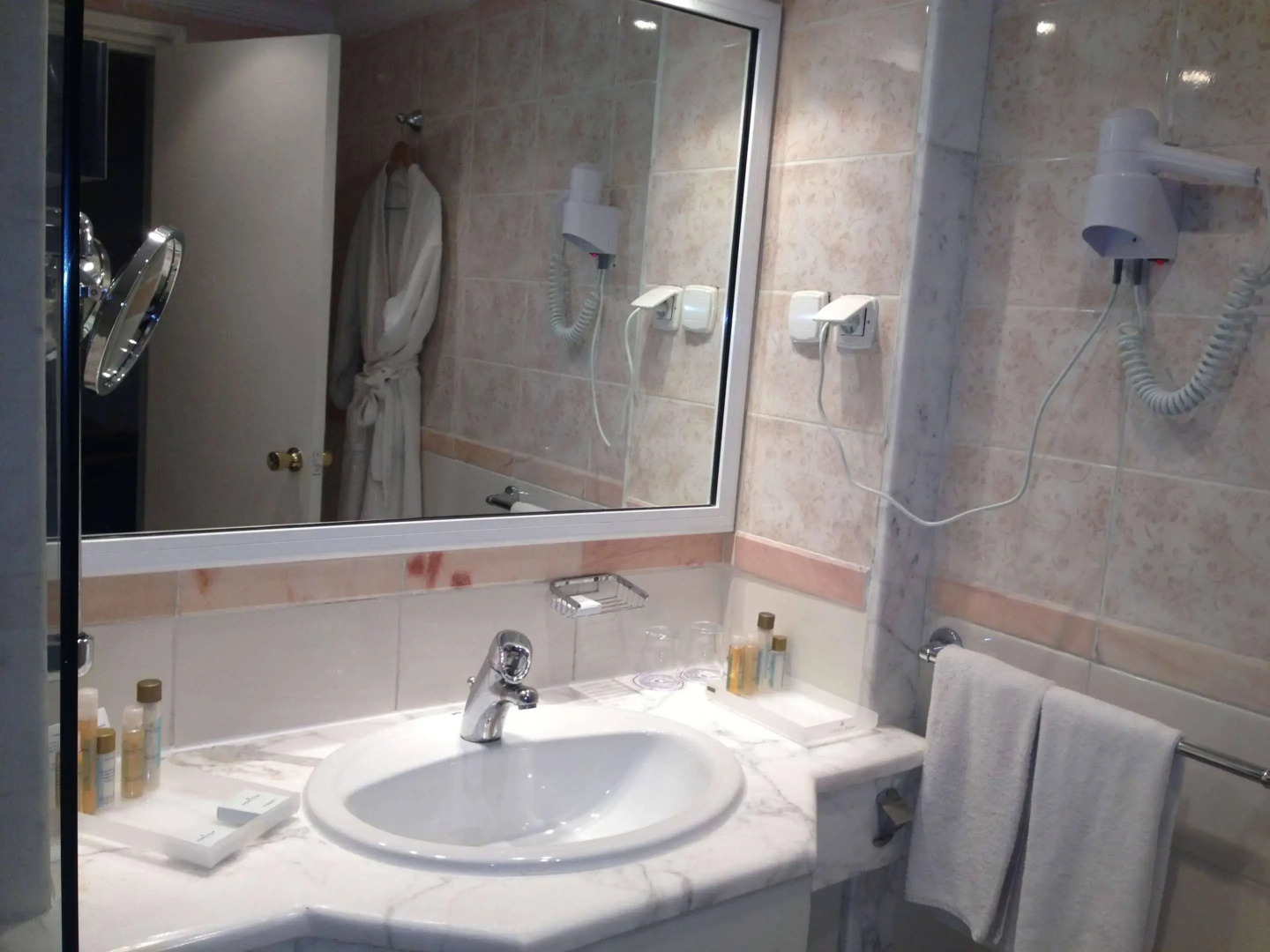 Golden Tulip El Mechtel