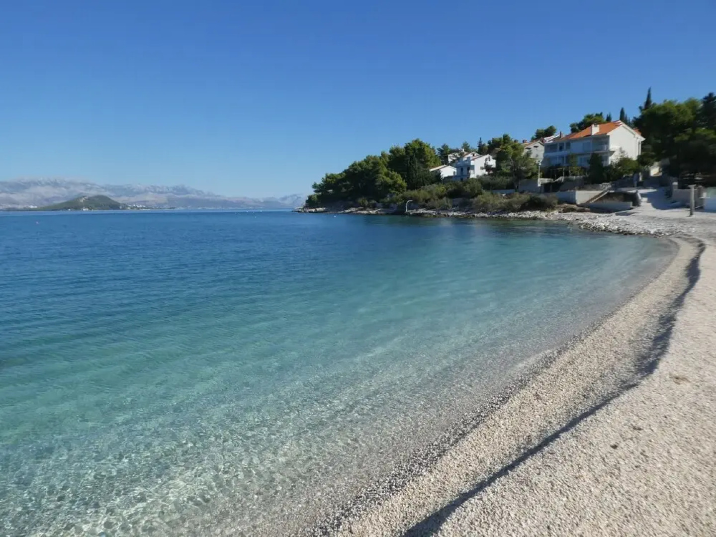 Acadia Beach Villas & Apartments, Slatine